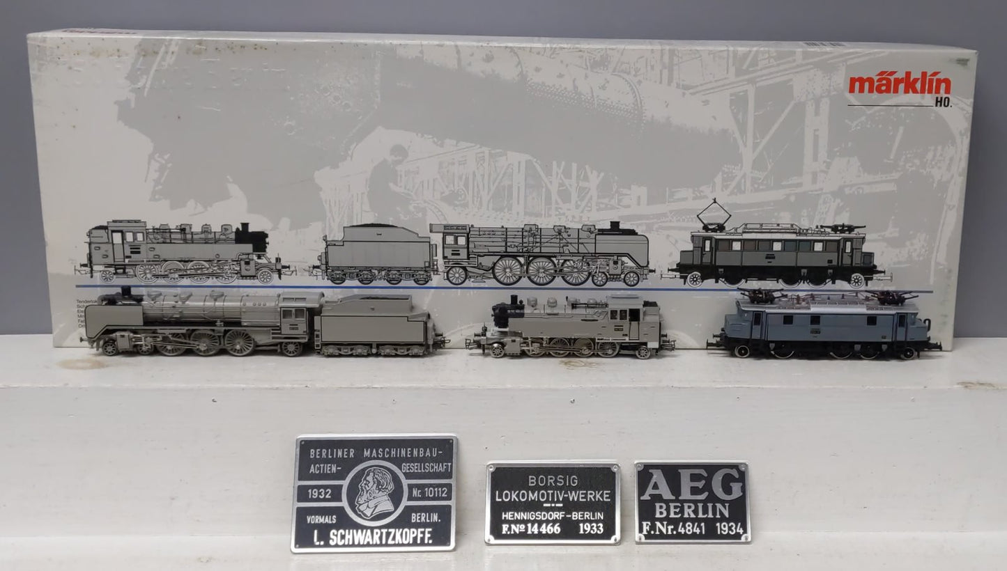 Marklin 3100 HO Gauge DR Berlin Locomotive 3-Unit Set LN/Box