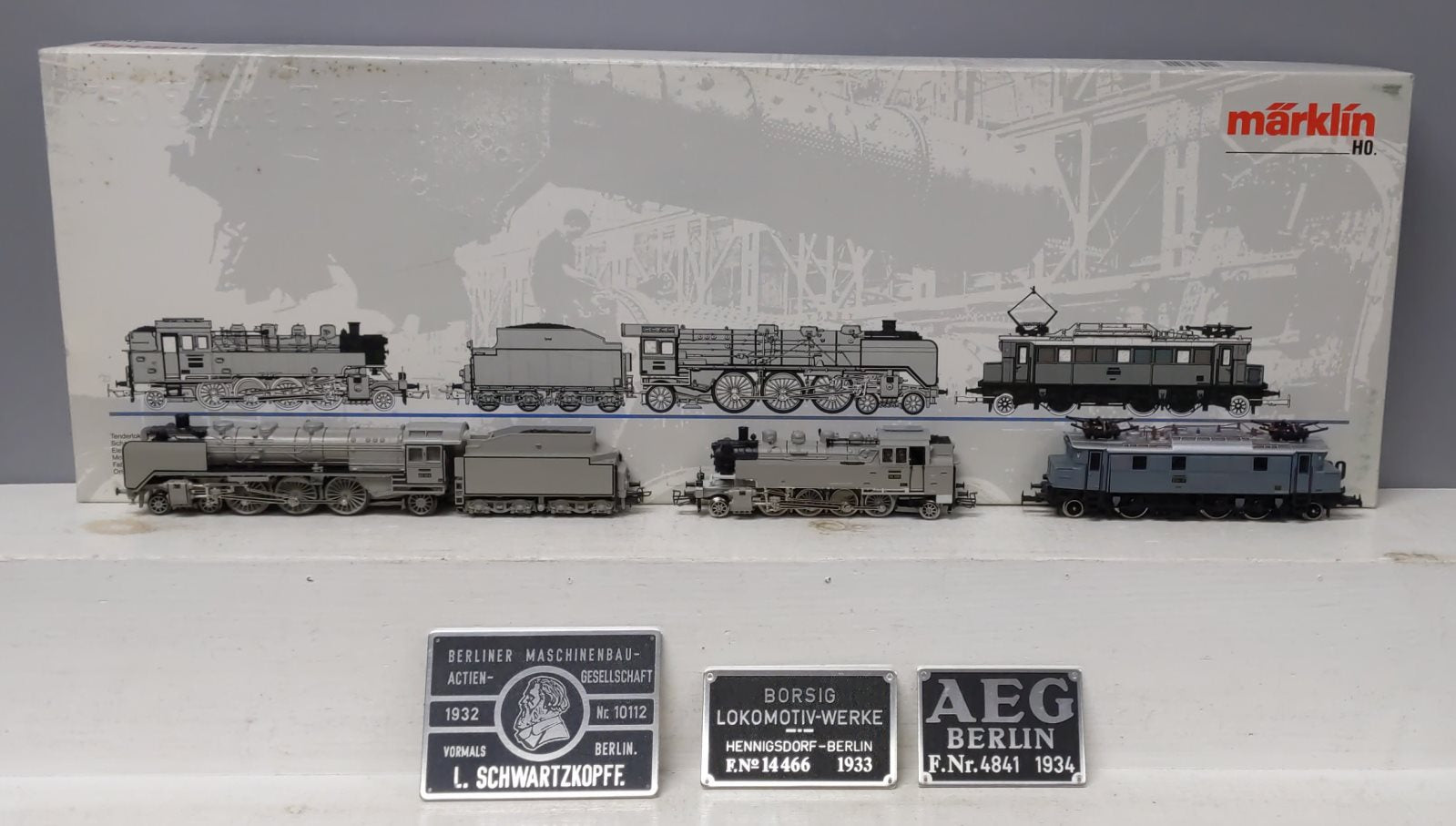 Marklin 3100 HO Gauge DR Berlin Locomotive 3-Unit Set LN/Box