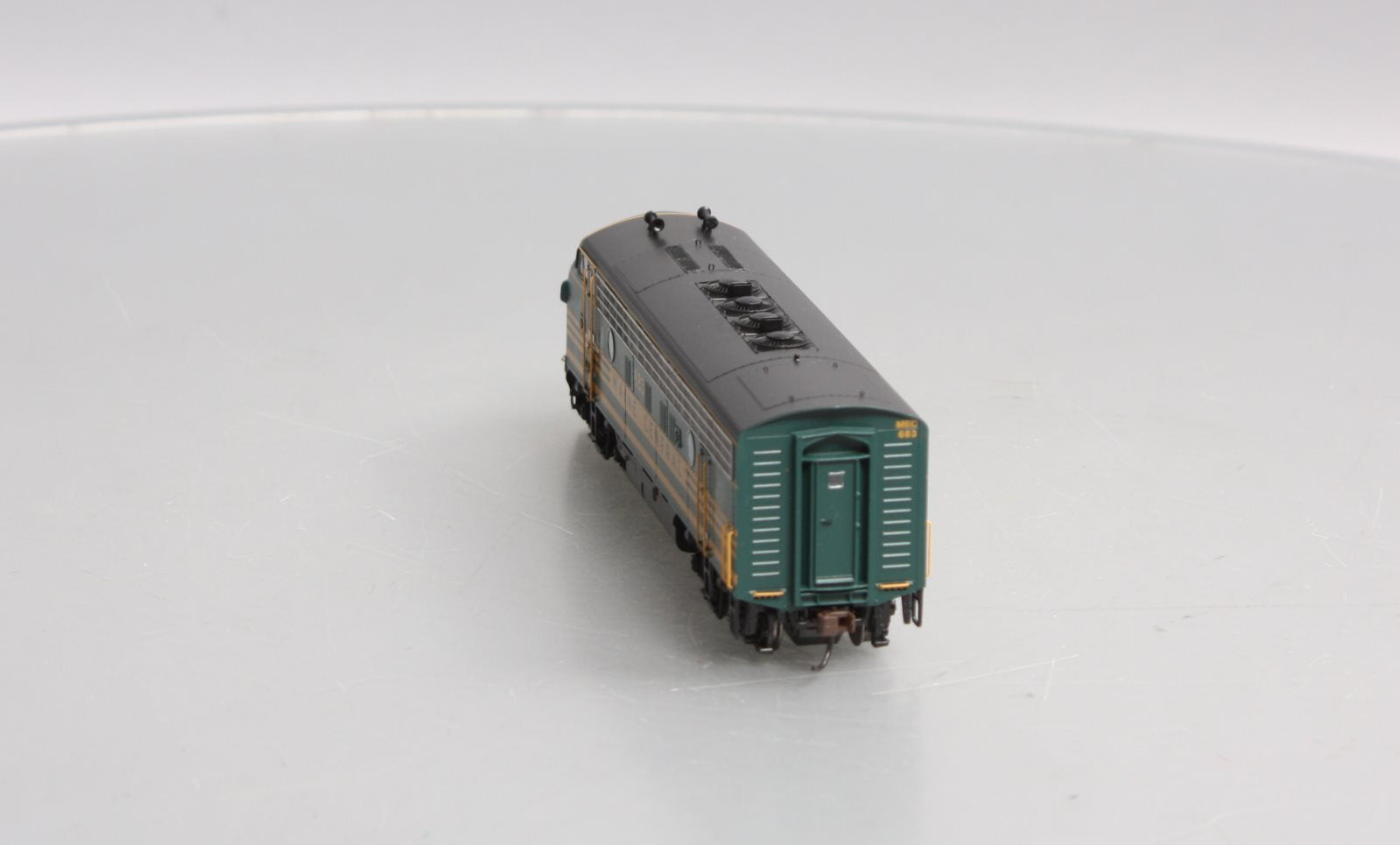 Athearn G2019 HO Scale MEC F3A Phase 4 Diesel Locomotive #683 LN/Box