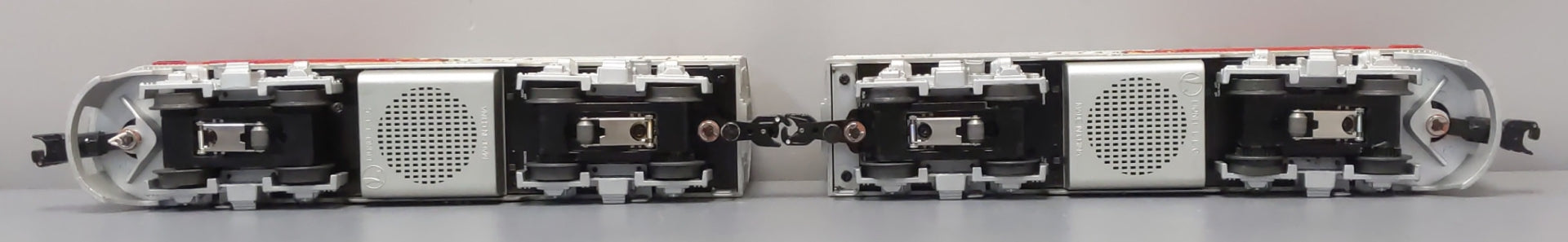 Lionel 6-82290 O Santa Fe LionChief Plus FT AA Diesel Locomotive #164/#164