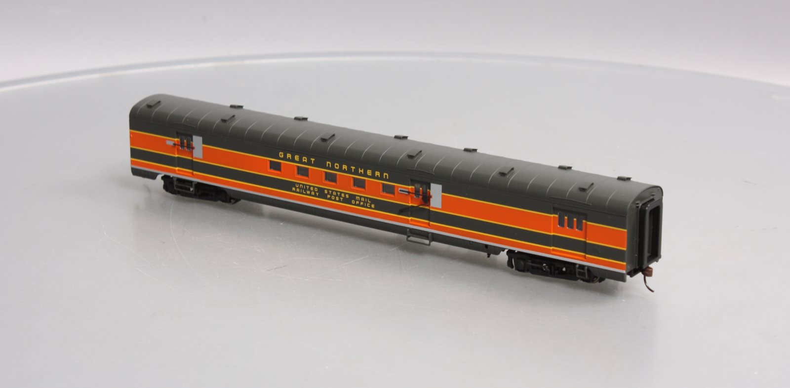 Walthers 932-9032 HO Scale Great Northern Empire Builder AC&F Baggage-Mail NIB