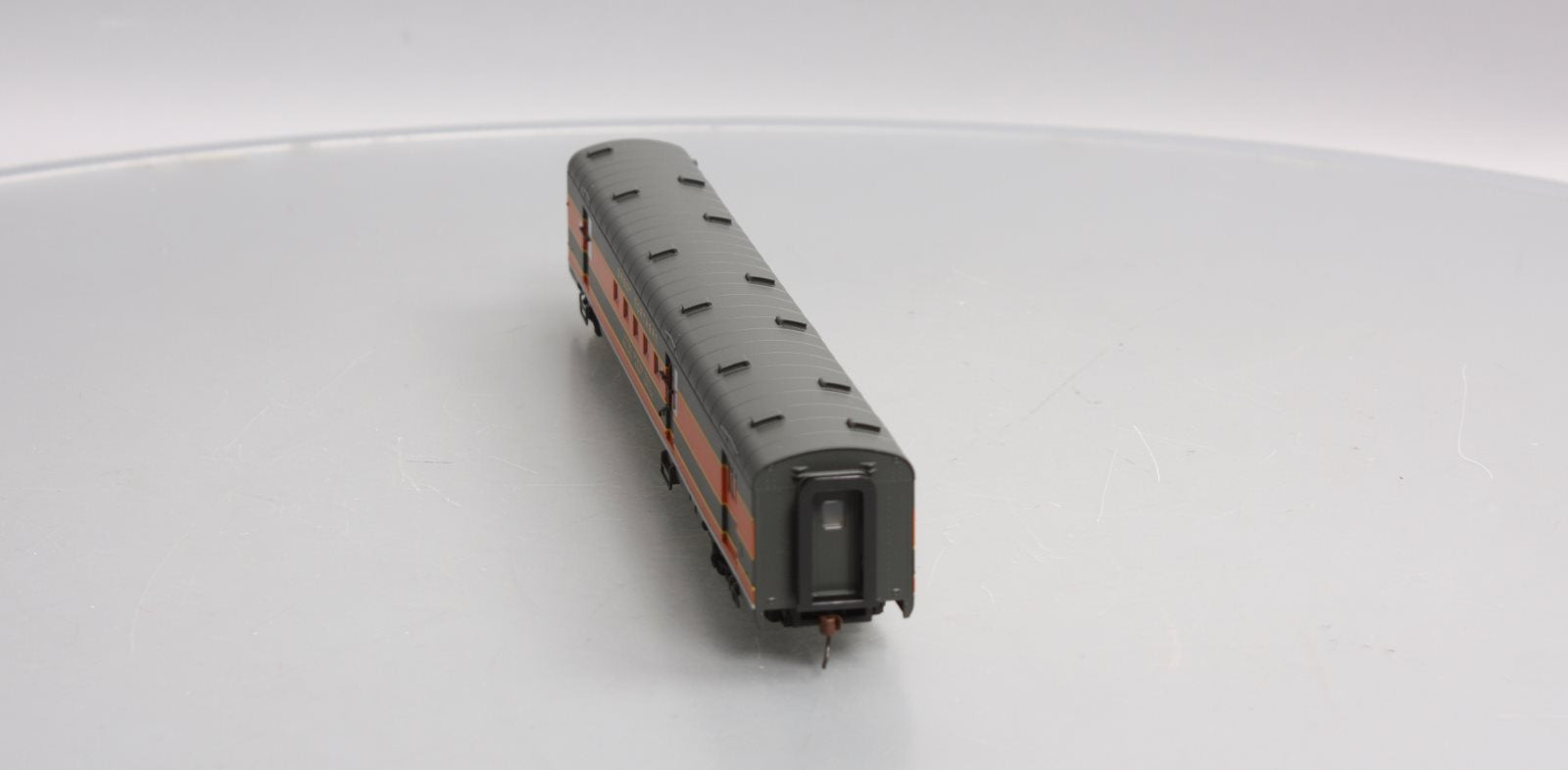 Walthers 932-9032 HO Scale Great Northern Empire Builder AC&F Baggage-Mail NIB