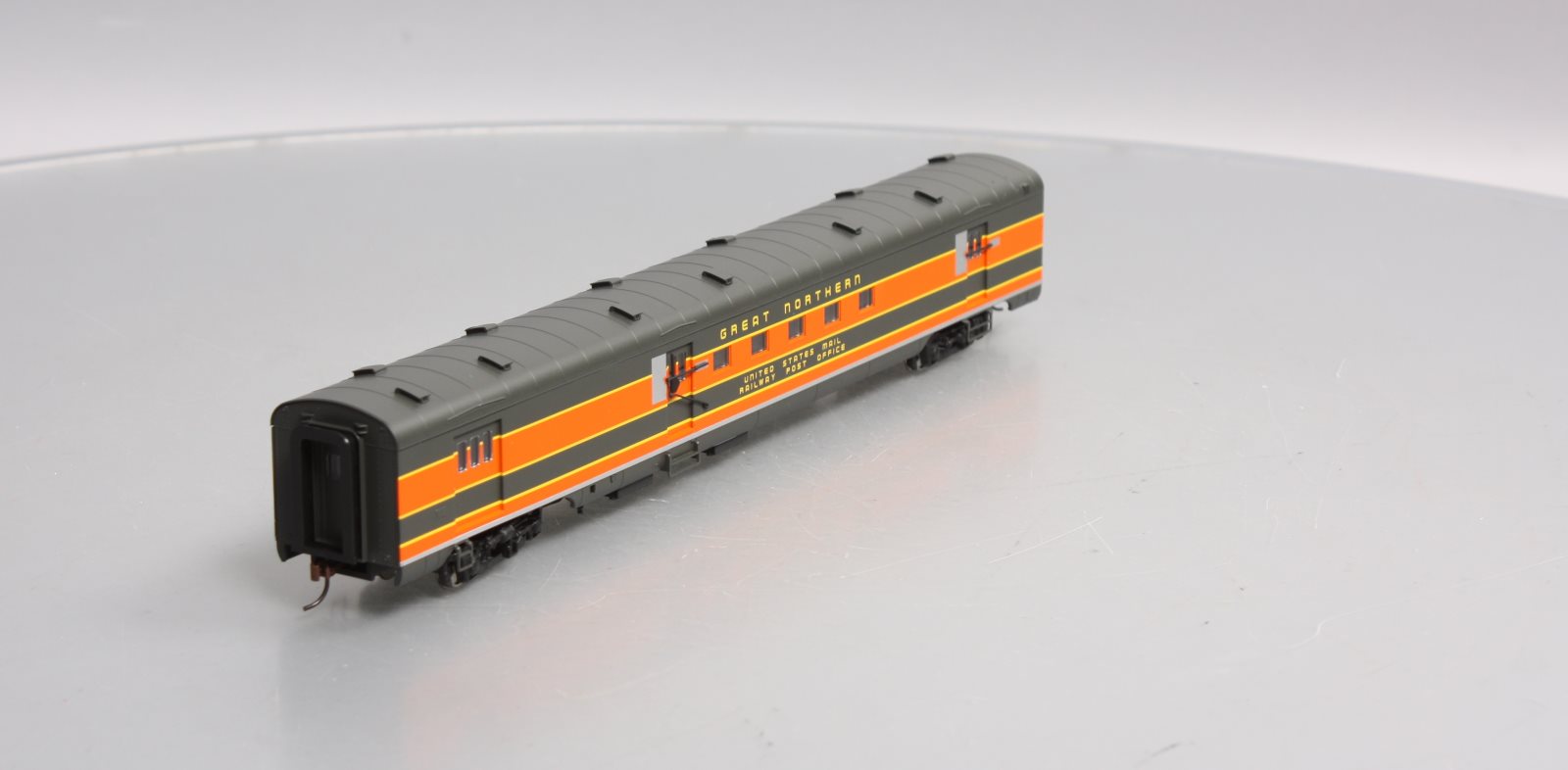 Walthers 932-9032 HO Scale Great Northern Empire Builder AC&F Baggage-Mail NIB