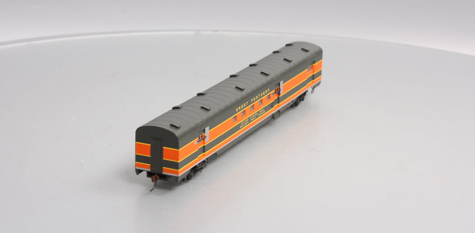Walthers 932-9032 HO Scale Great Northern Empire Builder AC&F Baggage-Mail NIB