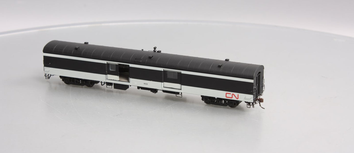 Rapido Trains 106099 HO Canadian National 73' 6" Smooth Side Baggage #9626