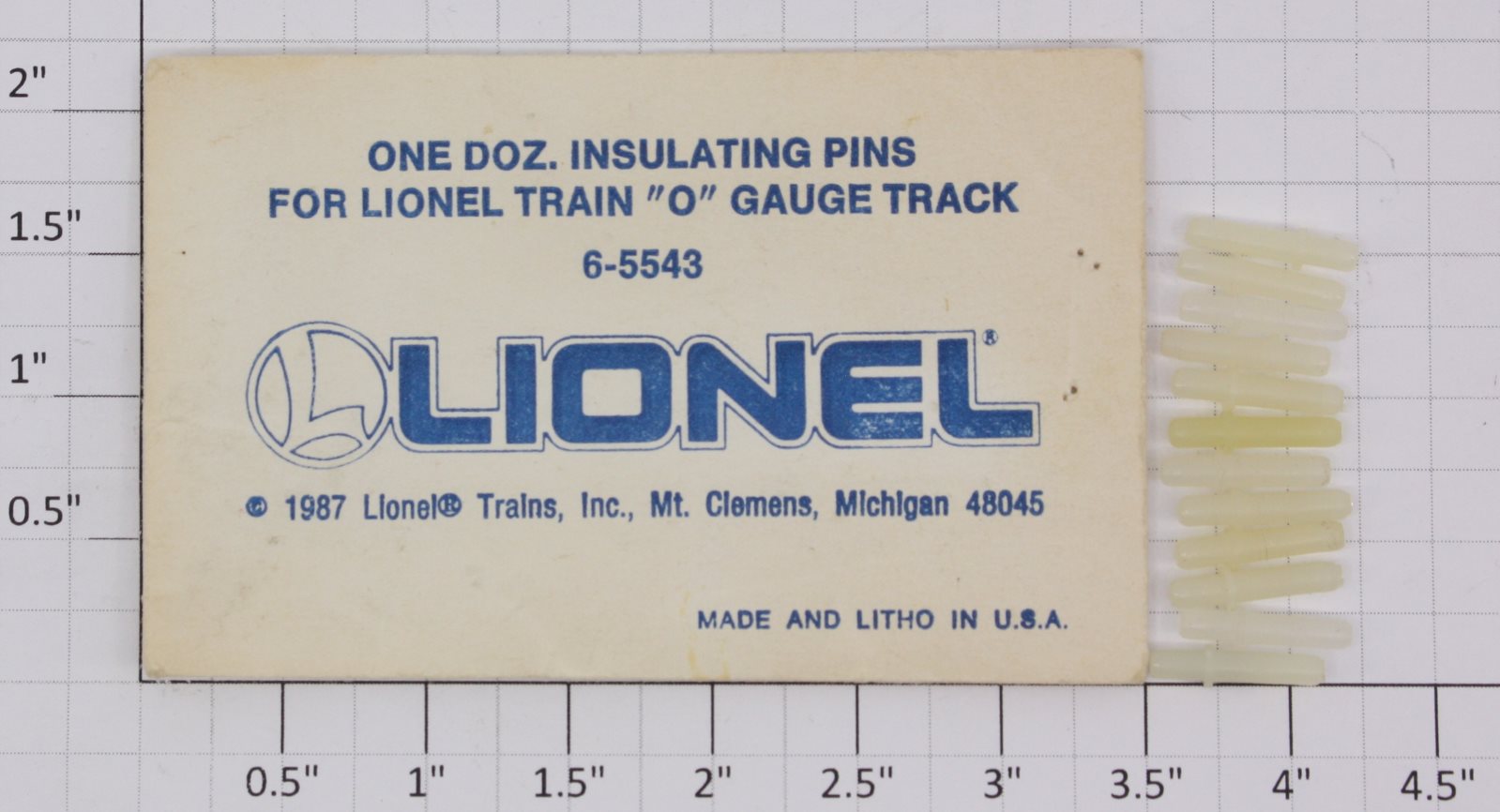 Lionel 5543 O Gauge Fiber Insulating Pins (Envelope of 12)