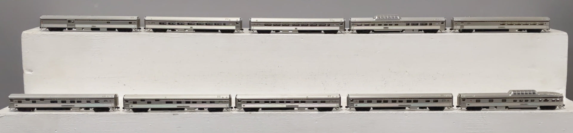 Rapido Trains 550001 N The Canadian CP Maroon Set 1 10 Car set
