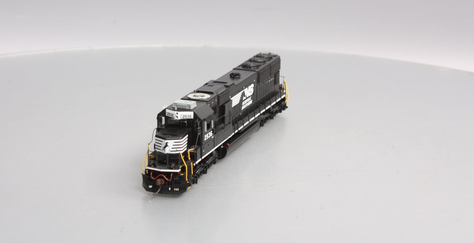 Athearn G70609 HO Norfolk Southern SD70 Diesel Locomotive #2536 w/DCC/SND LN/Box