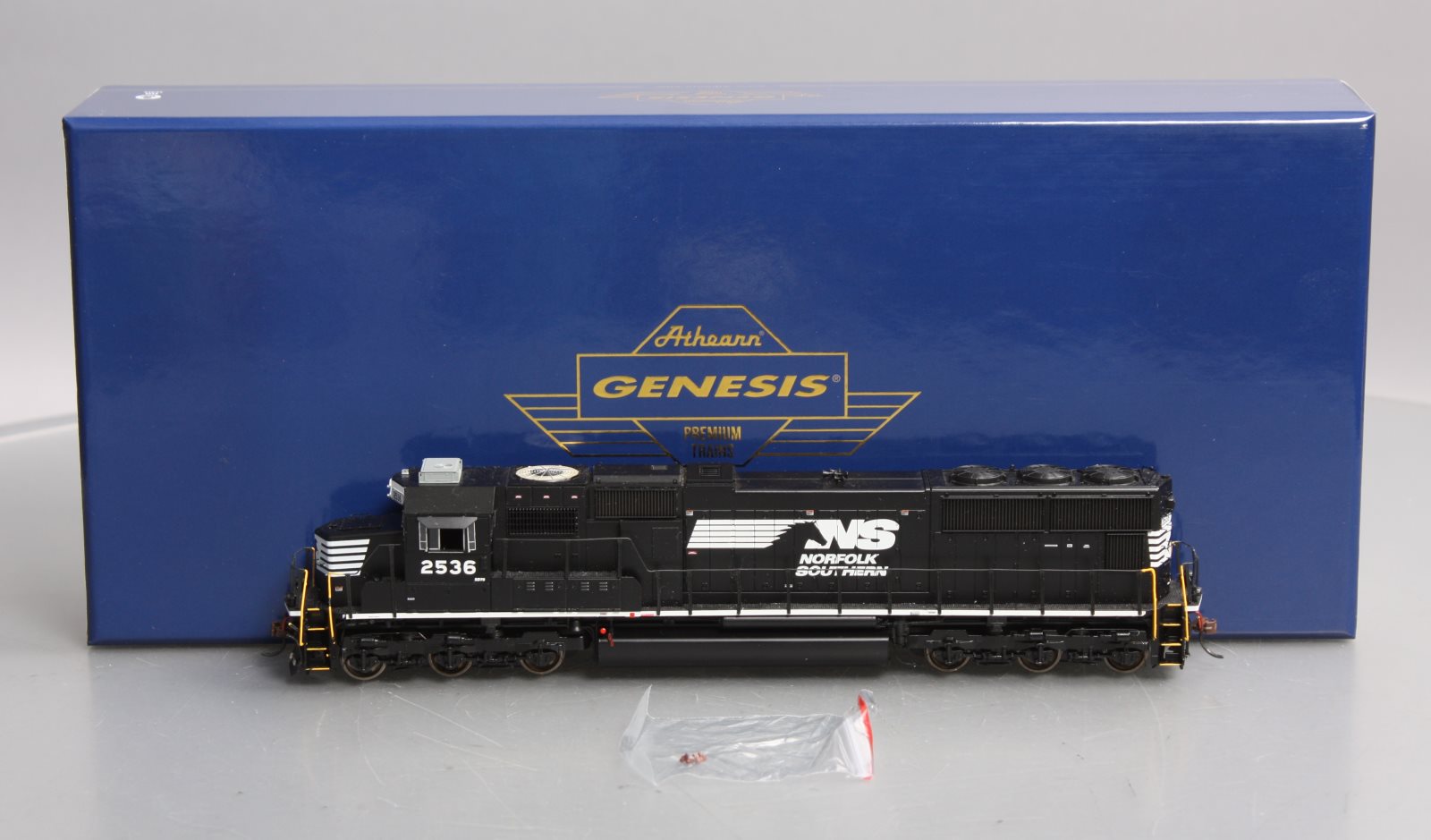 Athearn G70609 HO Norfolk Southern SD70 Diesel Locomotive #2536 w/DCC/SND LN/Box