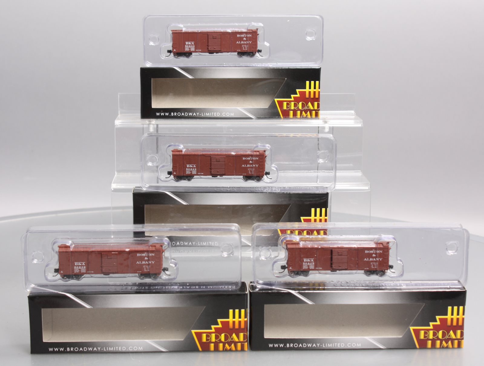 Broadway Limited 3405 N B&A 40' Steel Boxcar w/7-8 Corrugated Ends (Pack of 4)