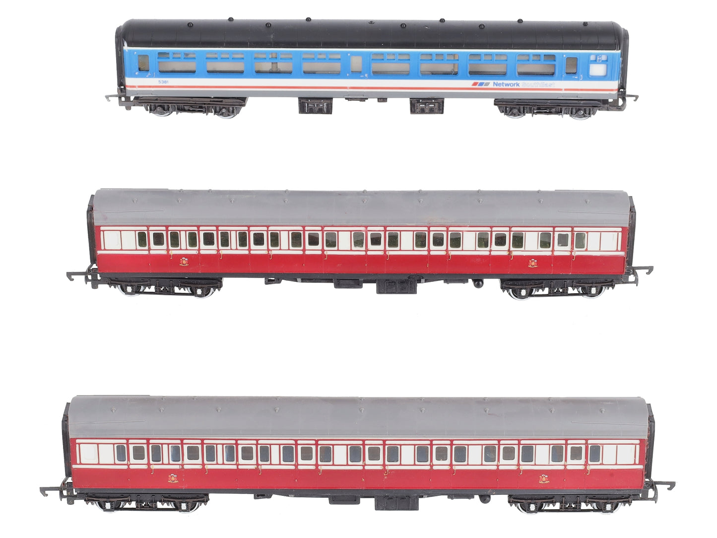 Hornby OO Scale Passenger Cars: 439, 427, 427 [3] VG/Box