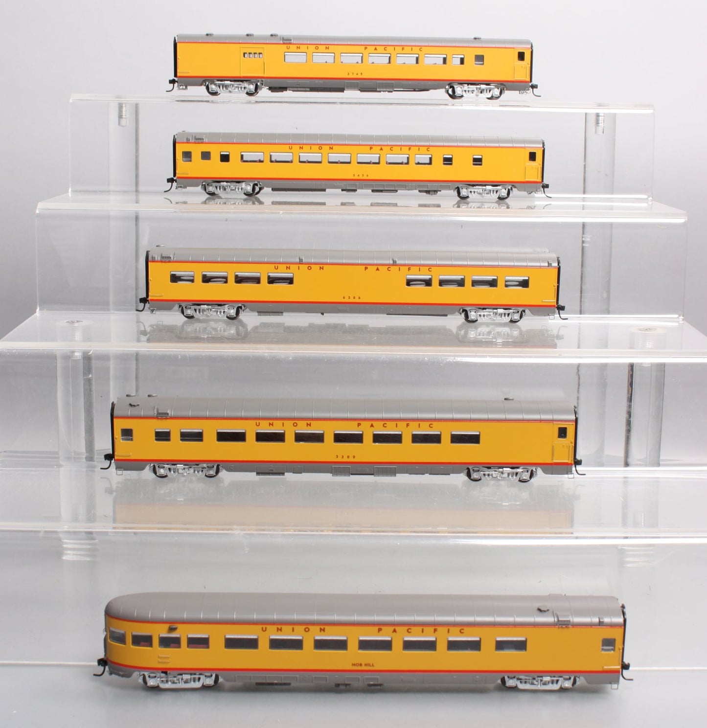 MTH 80-60054 HO Union Pacific Smooth Passenger Car Set (Set of 5)
