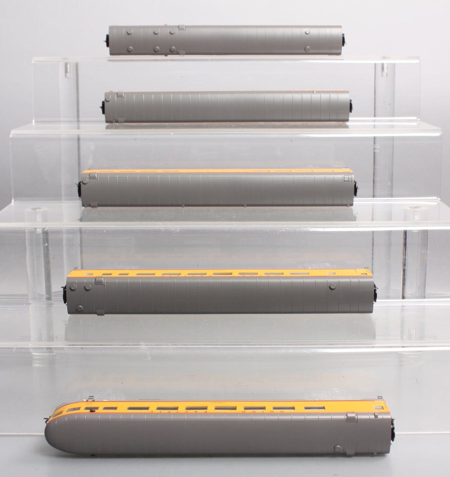 MTH 80-60054 HO Union Pacific Smooth Passenger Car Set (Set of 5)