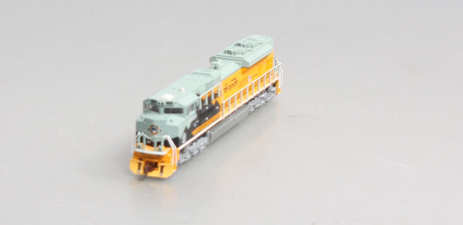 Kato 176-8405-DCC N UP/D&RGW Heritage SD70ACe Diesel Locomotive with DCC #1989