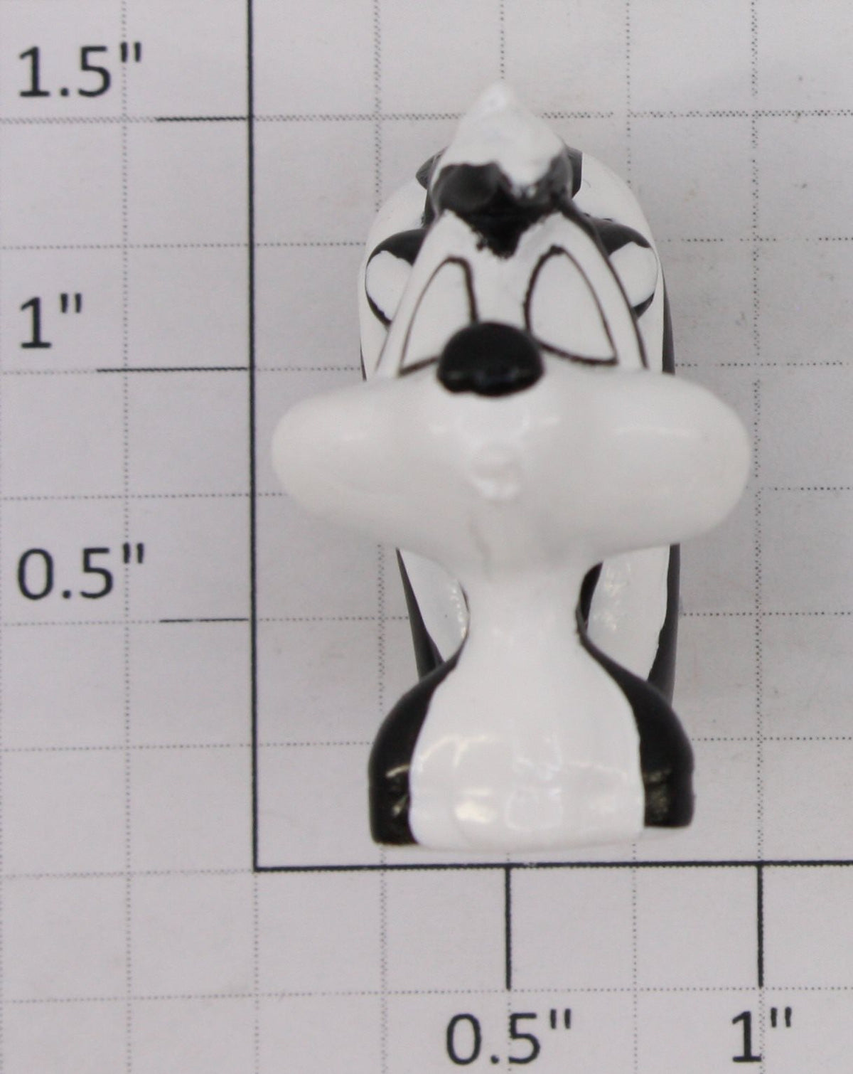 Lionel 16738-117 Pepe LePew Animated Boxcar Figure