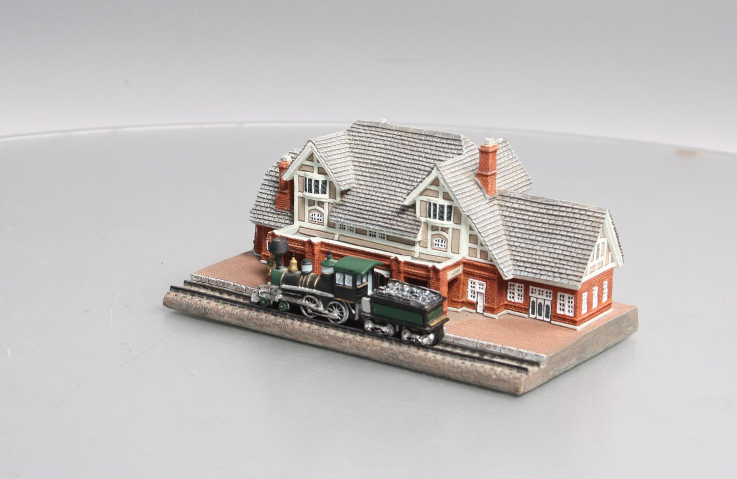 Danbury Mint "The Flagstaff" Railroad Station w/ Steam Locomotive & Coal Tender EX