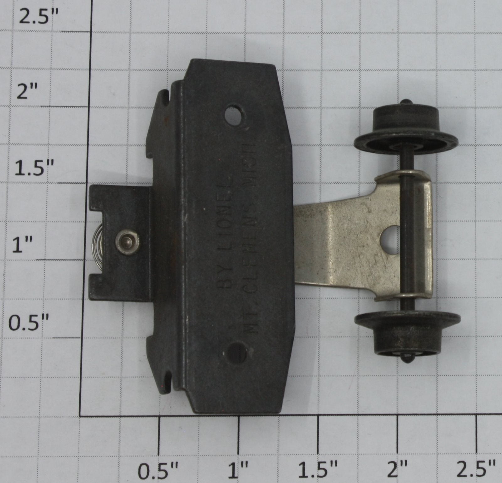 Lionel 8300-45 Front Truck & Bracket Assembly