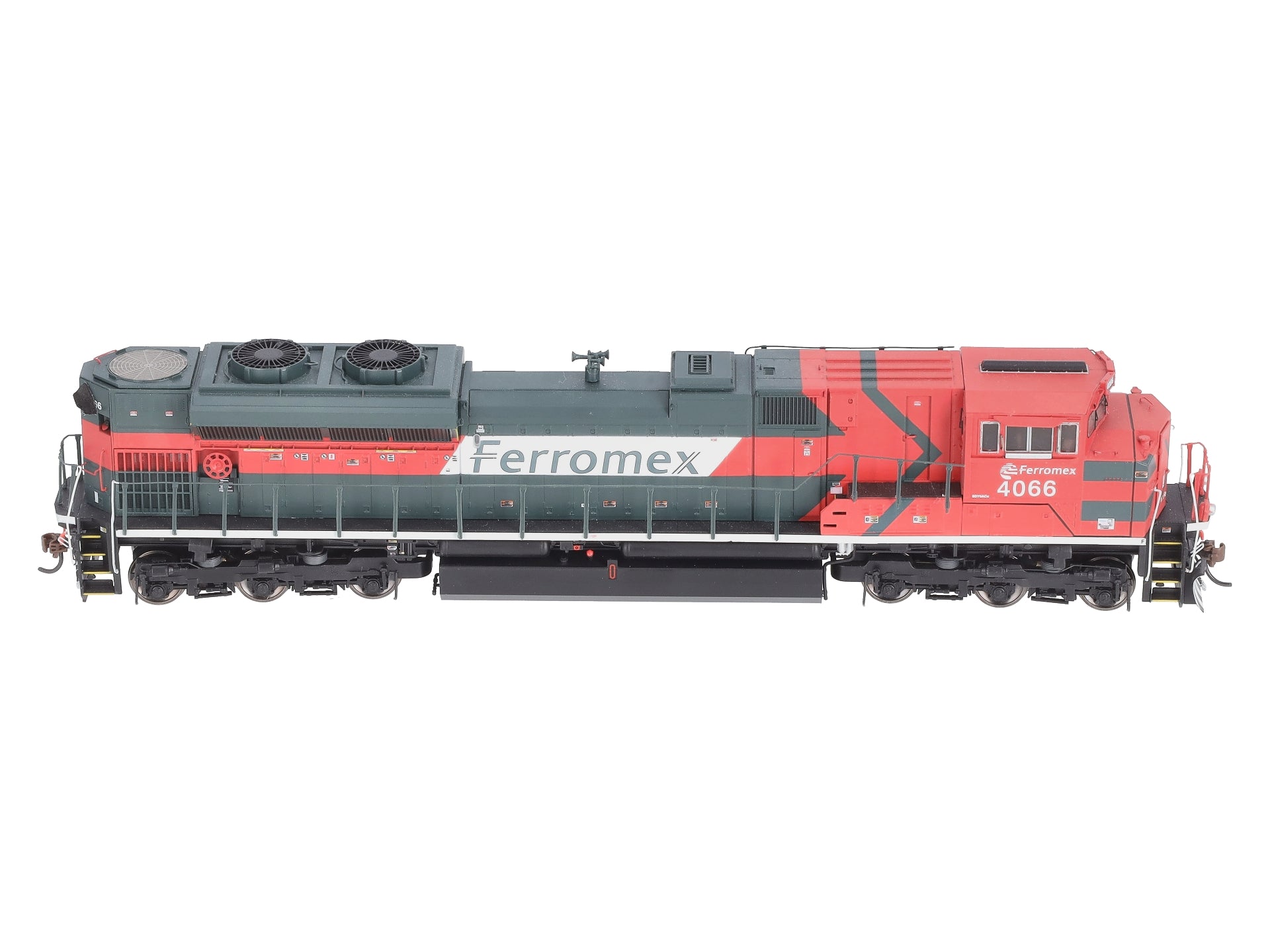 Athearn G89827 HO Ferromex SD70ACe Diesel Locomotive with DCC and Sound #4066