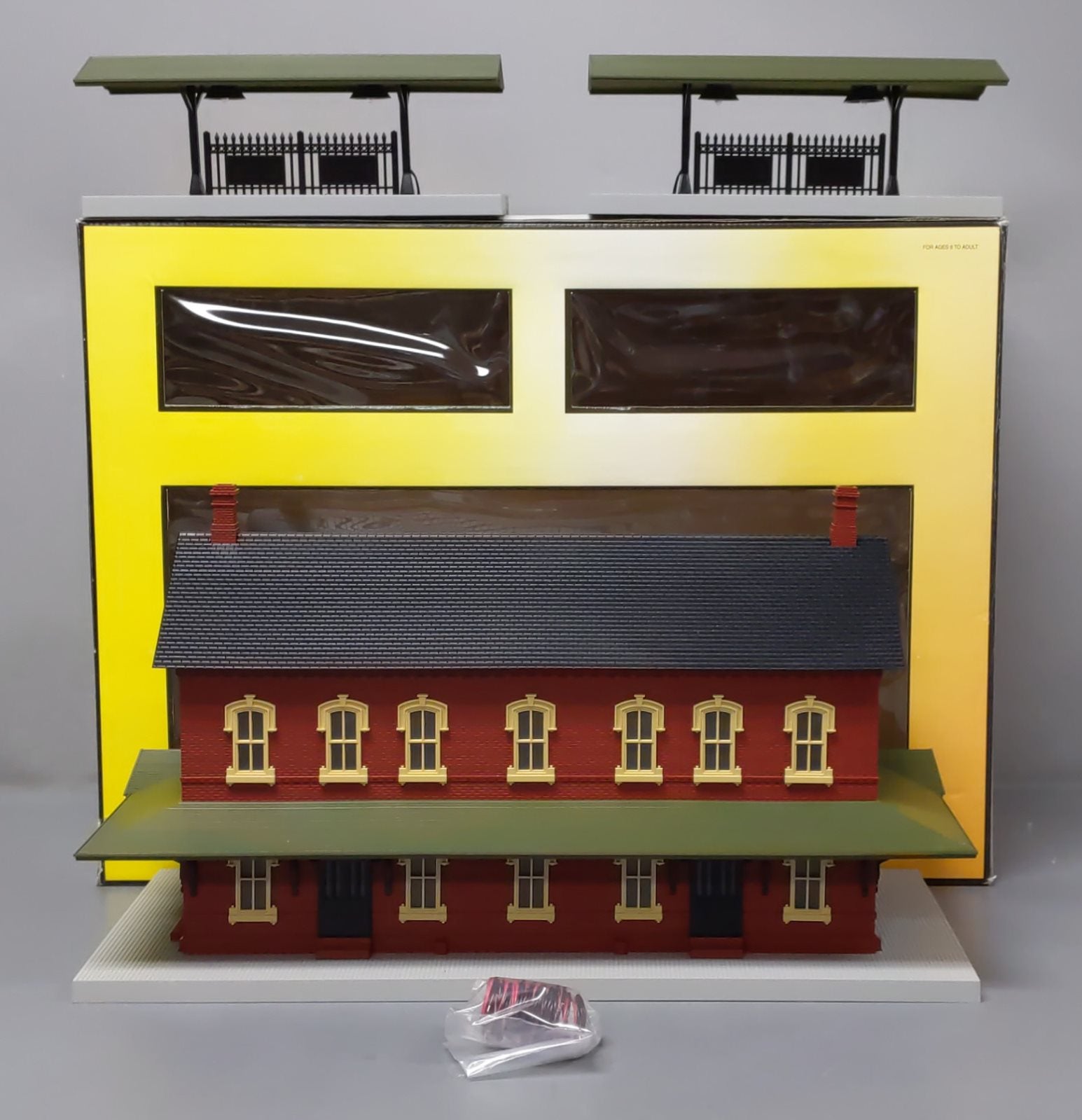 MTH 30-90094 O Dark Red Stone Passenger Station w/Dual Platforms