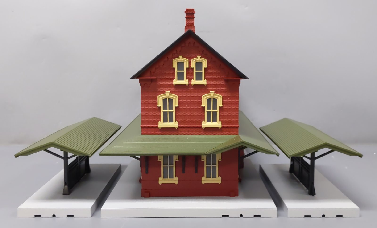 MTH 30-90094 O Dark Red Stone Passenger Station w/Dual Platforms