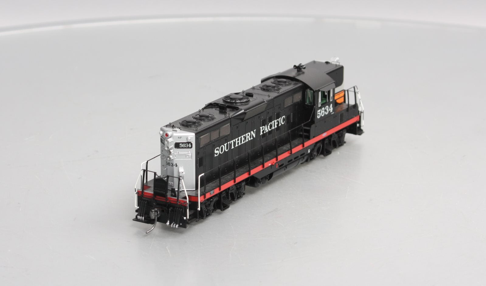 Athearn G62416 HO SP/Black Widow GP9 Diesel Locomotive #5634