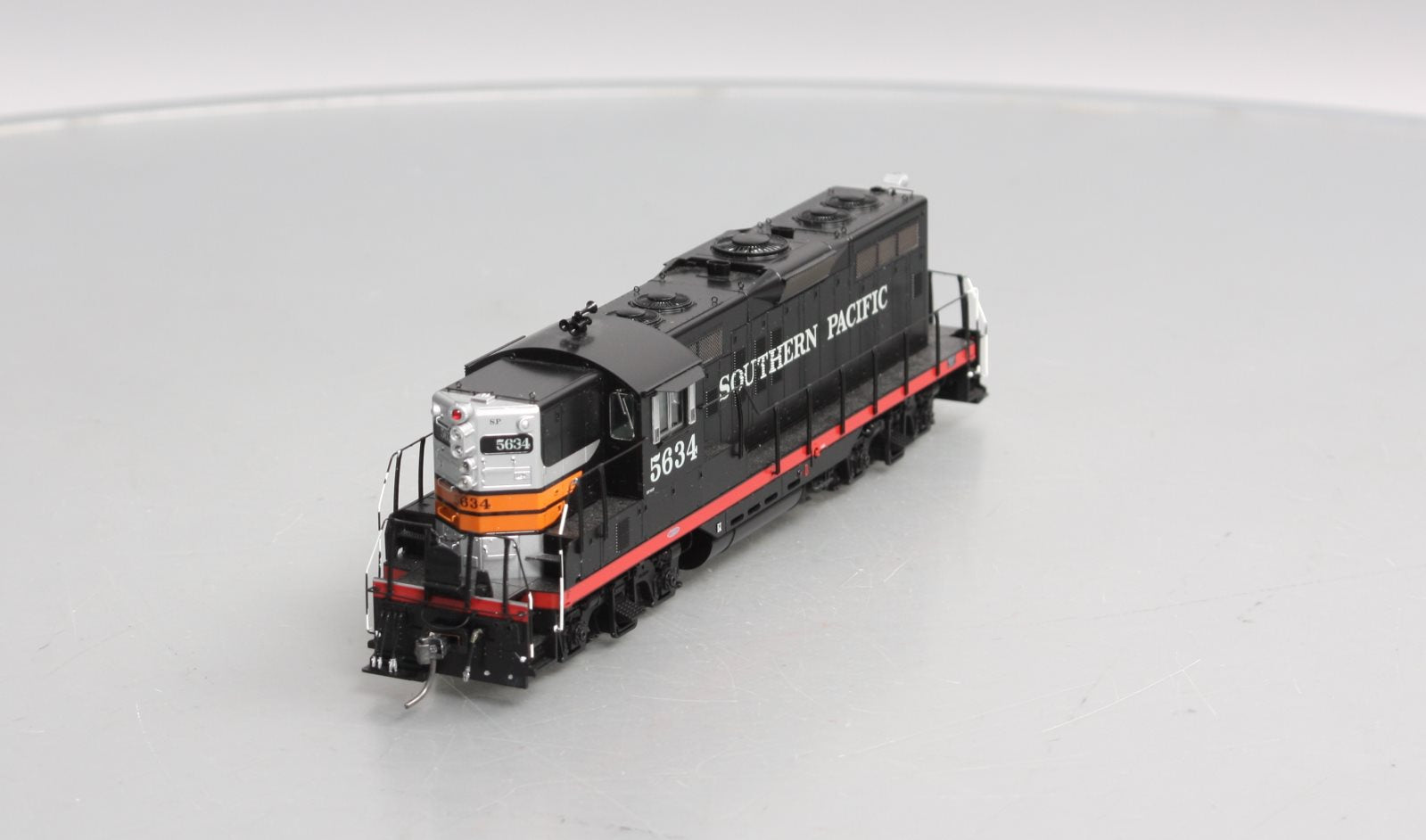 Athearn G62416 HO SP/Black Widow GP9 Diesel Locomotive #5634