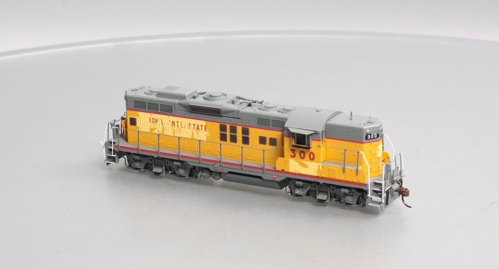 Athearn G64141 HO Iowa Interstate GP9 Diesel Locomotive #300