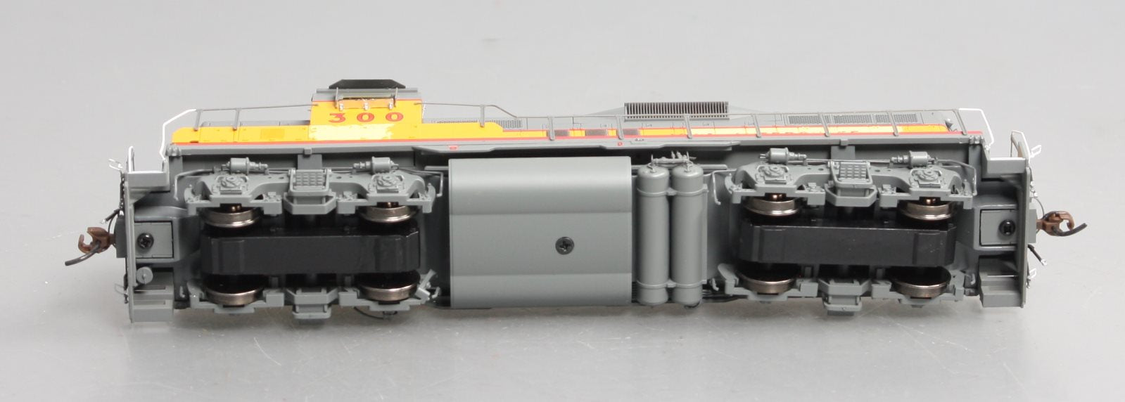 Athearn G64141 HO Iowa Interstate GP9 Diesel Locomotive #300