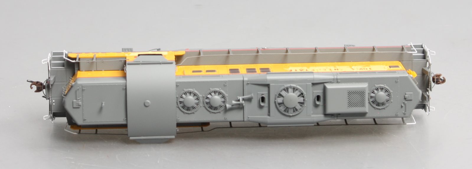 Athearn G64141 HO Iowa Interstate GP9 Diesel Locomotive #300