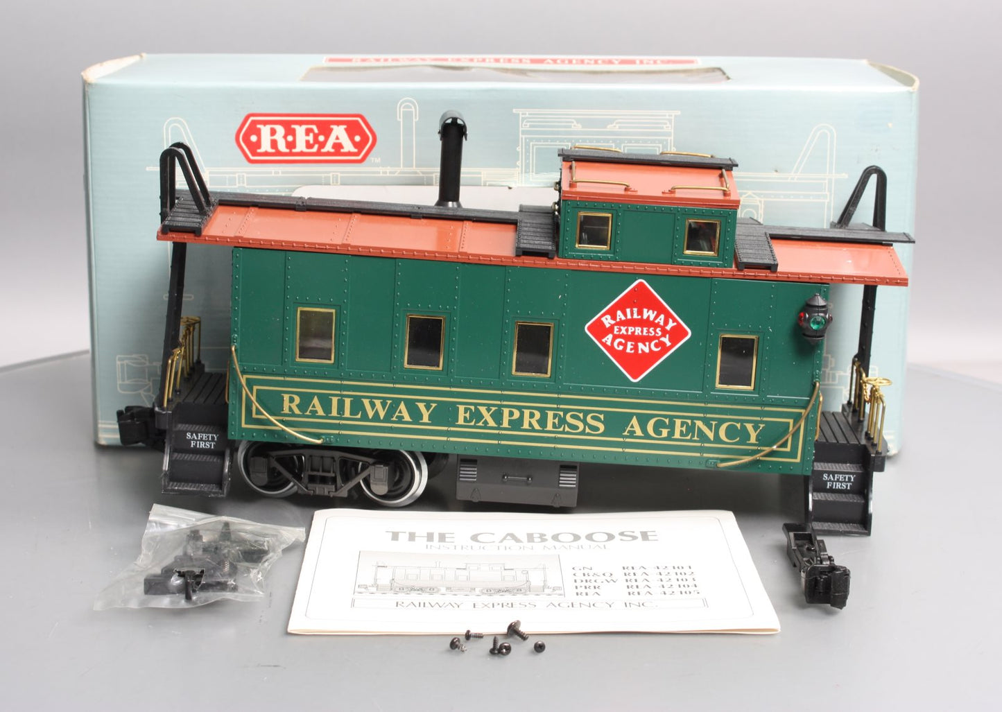 REA REA-42105 G Scale Green Limited Edition Caboose/Box