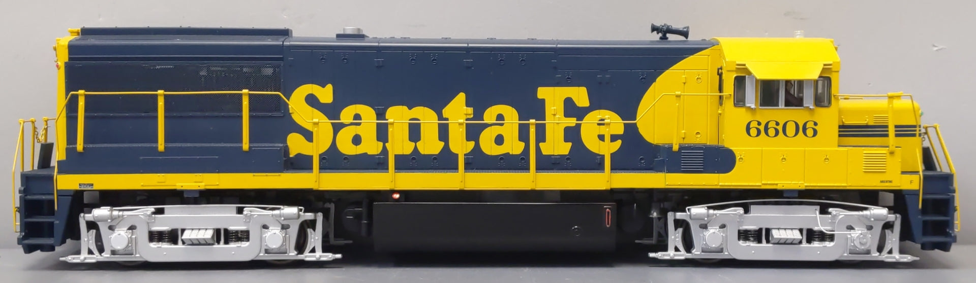 MTH 20-2966-2 Santa Fe U25B Diesel Engine w/PS2 #6606 (Scale Wheels)