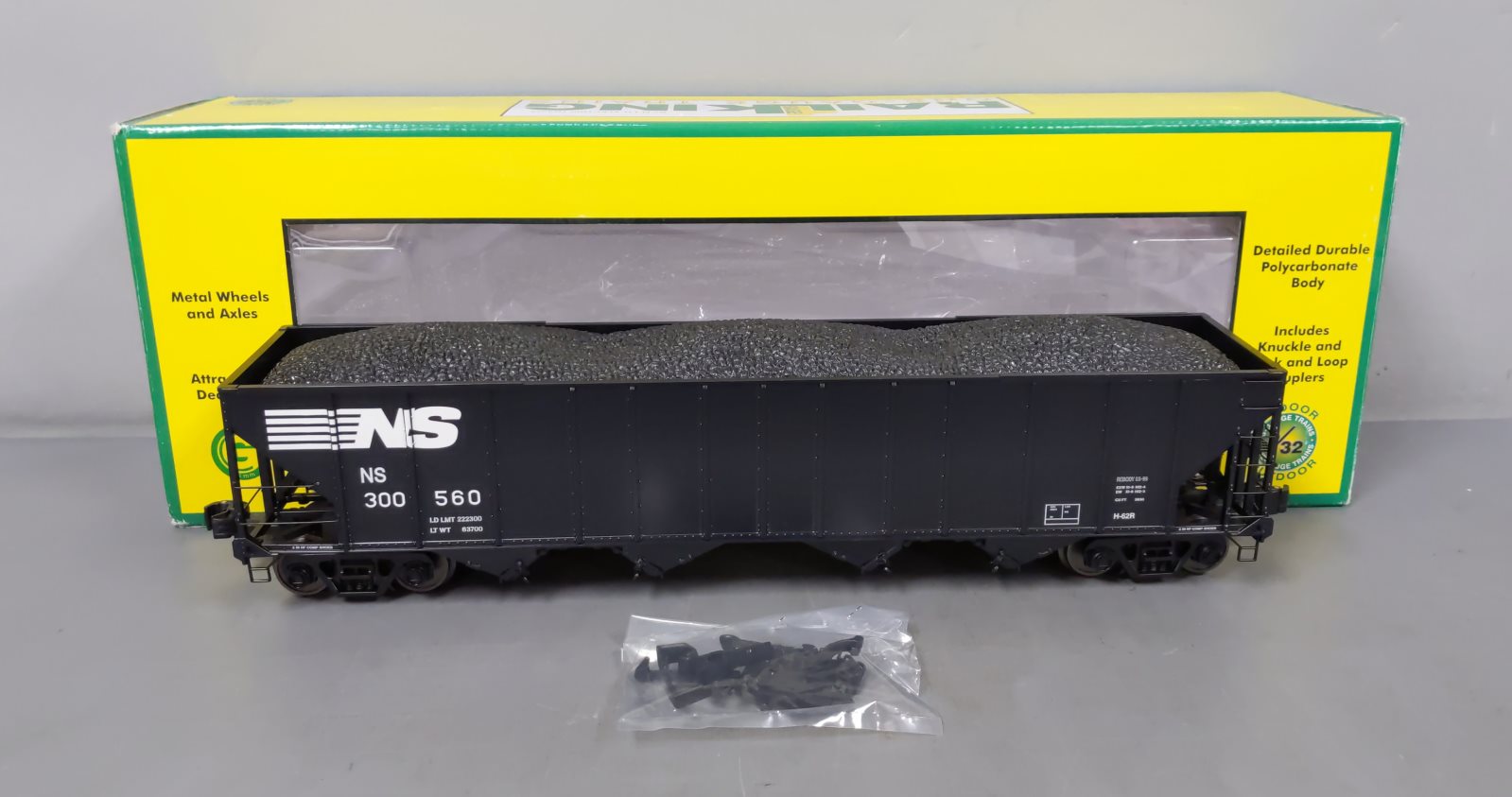 MTH 70-75036 G Scale Norfolk Southern 4 Bay Hopper #300560 w Load (Metal Wheels)