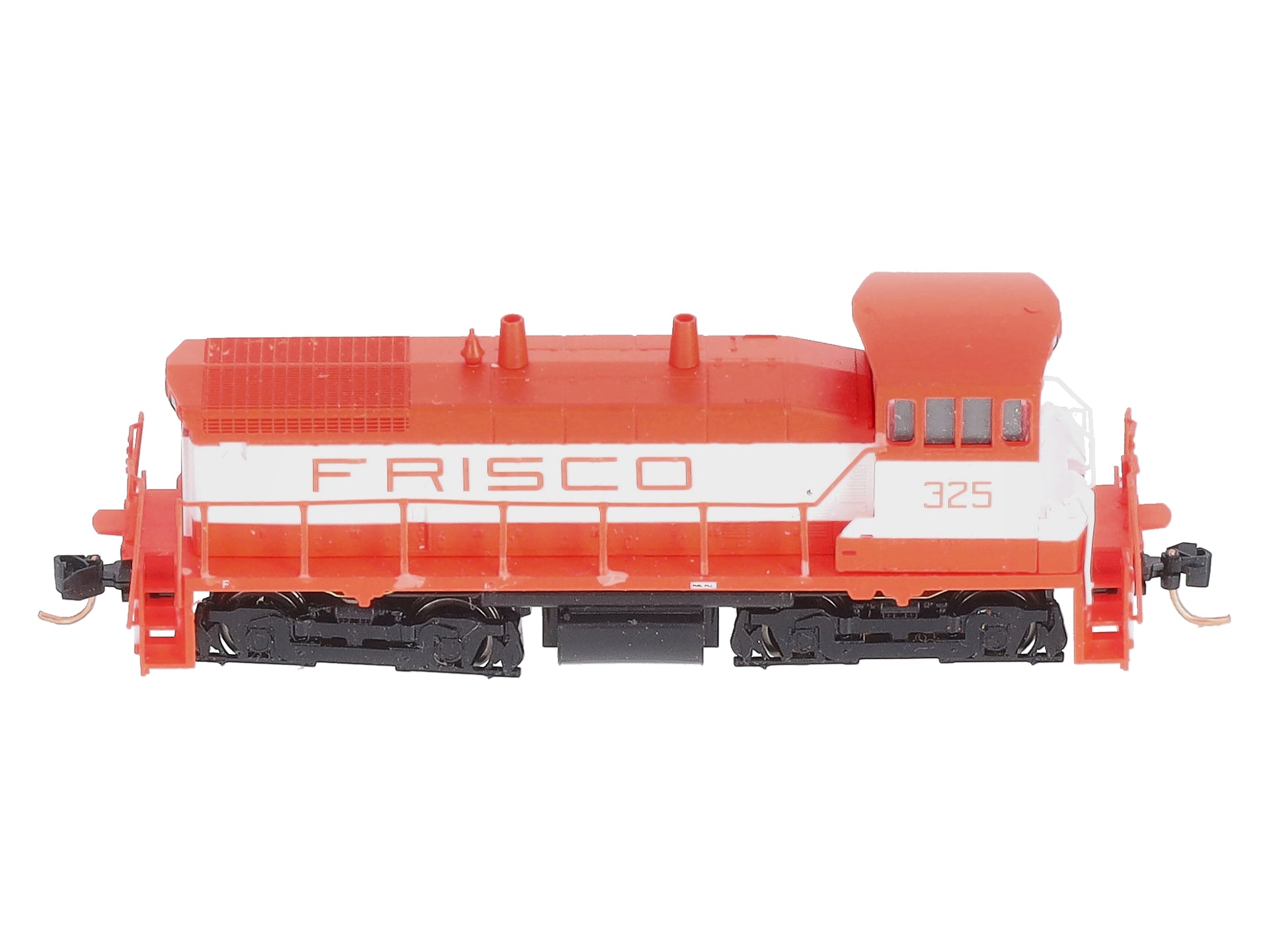 Micro-Trains 98600141 N Frisco SW1500 Diesel Locomotive with DCC #325