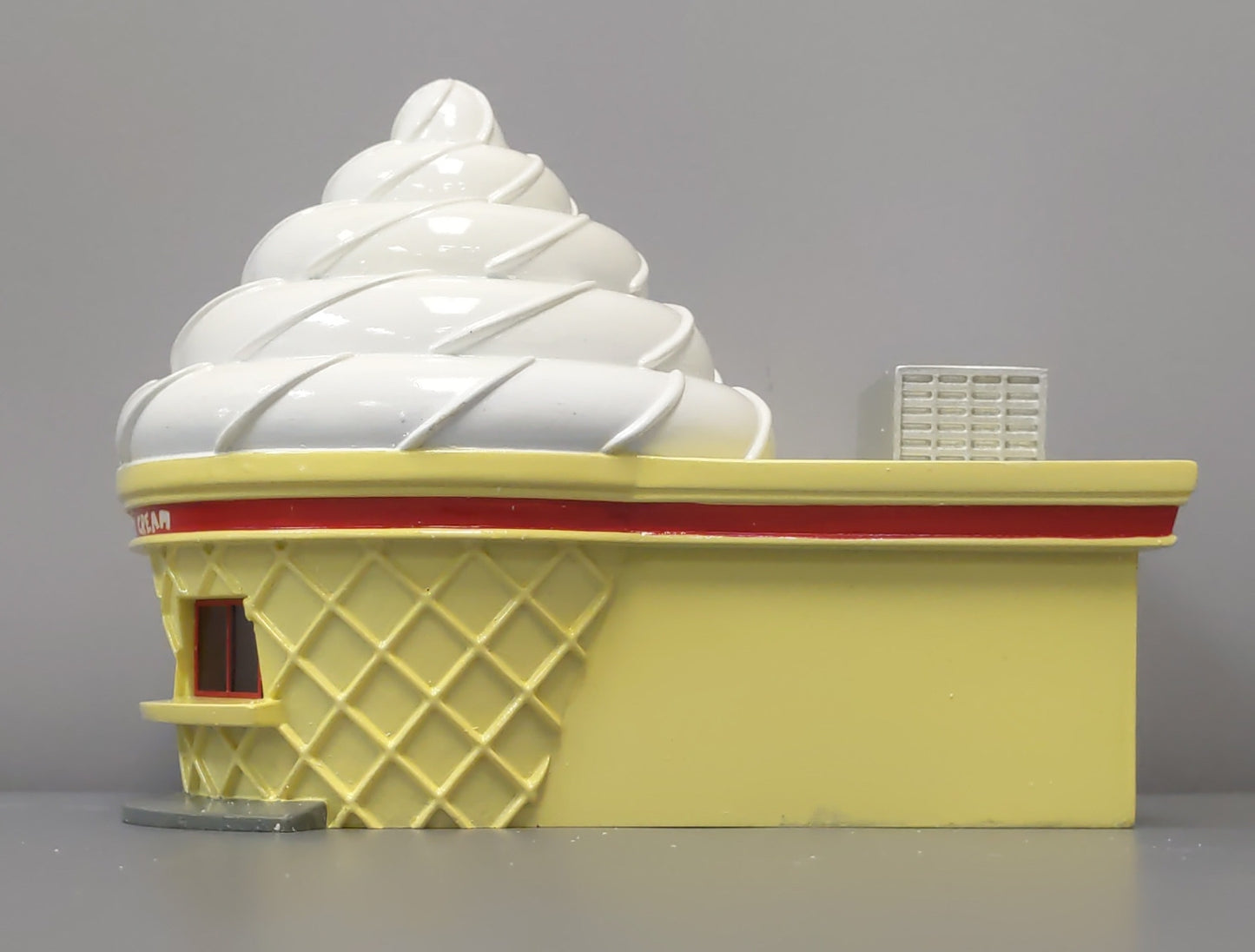 Bachmann 35303 O Plasticville Built-Up Ice Cream Stand Building EX/Box