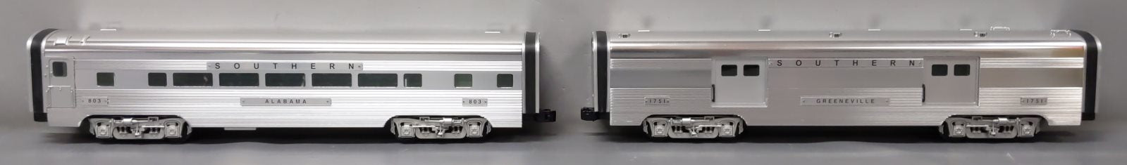 Lionel 6-29158 O Gauge Southern Aluminum 2 Car Passenger Set