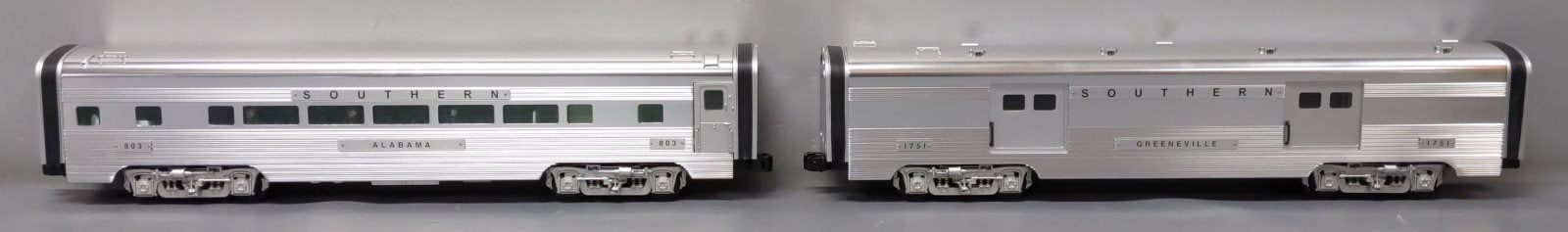 Lionel 6-29158 O Gauge Southern Aluminum 2 Car Passenger Set