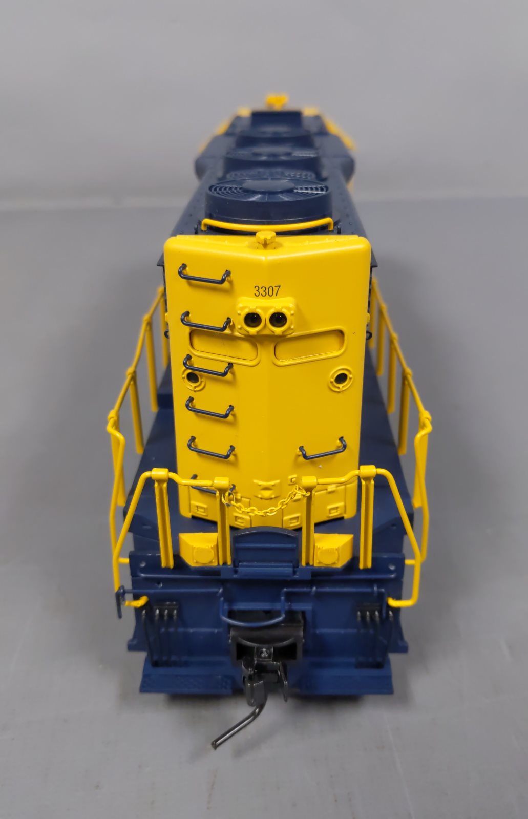 Atlas 3138-2 O Scale ATSF GP-35 Powered Diesel Locomotive #3307 (2-Rail) LN/Box