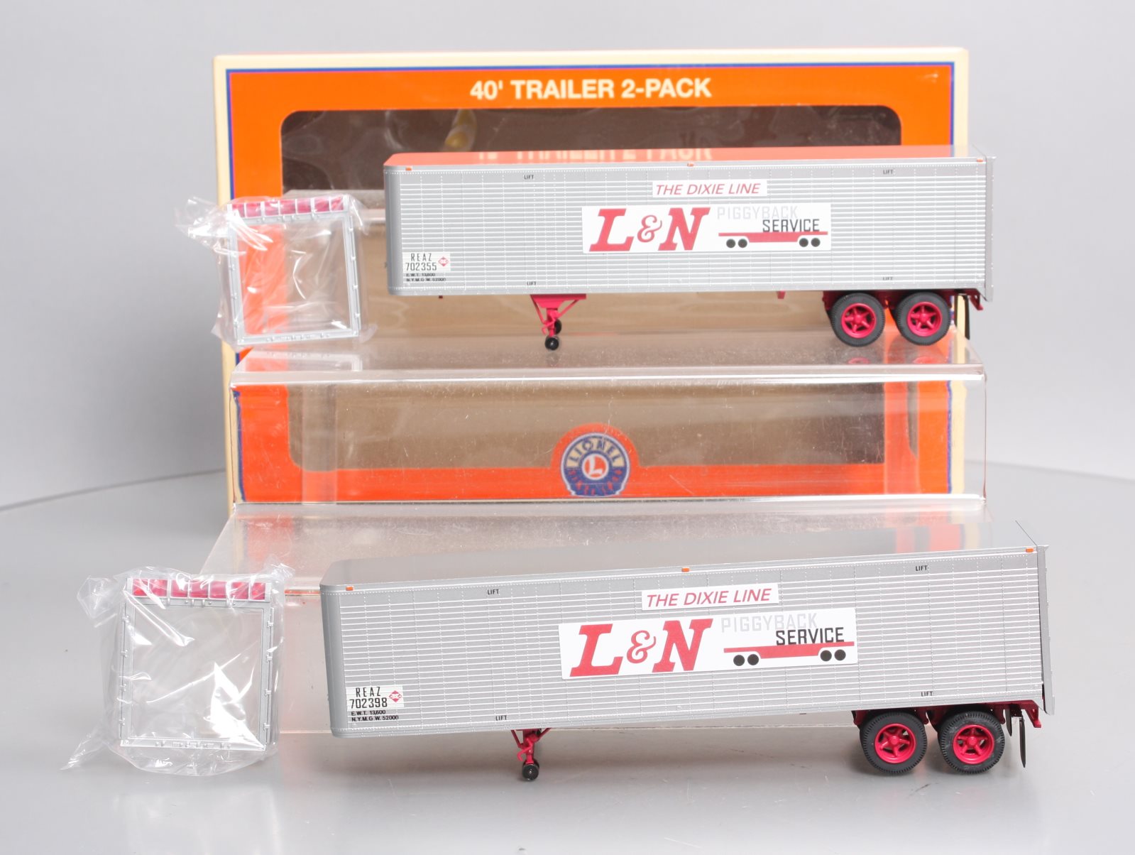 Lionel 6-84884 O Louisville & Nashville 40' Trailer (Pack of 2)