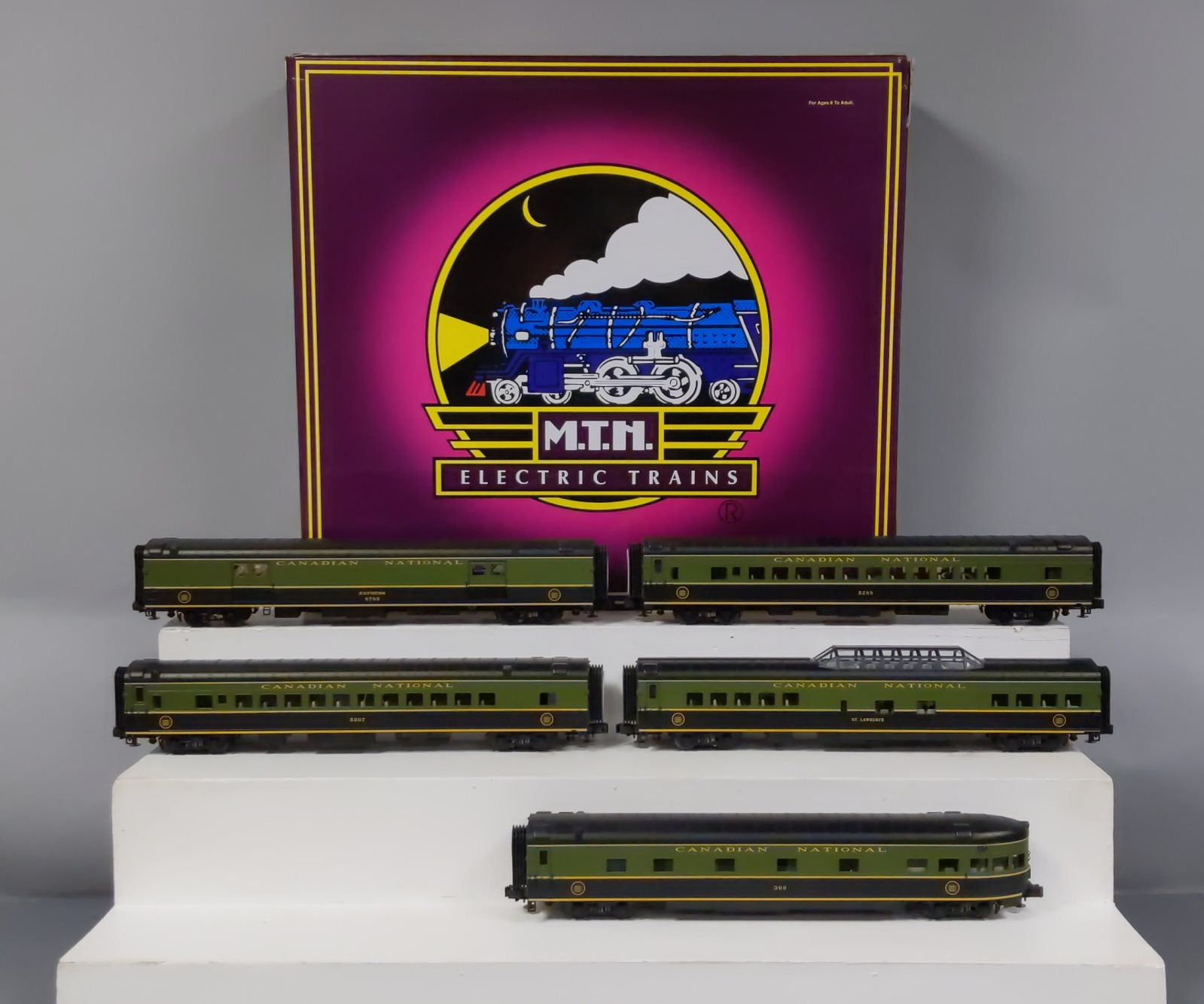 MTH 20-6574 O Canadian National 70' Streamlined Passenger Car Set (Set of 5) LN/Box