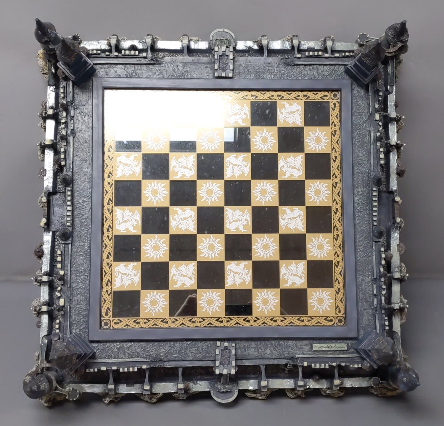 Franklin Mint Guardians Of The Fortress Chess Board EX/Box