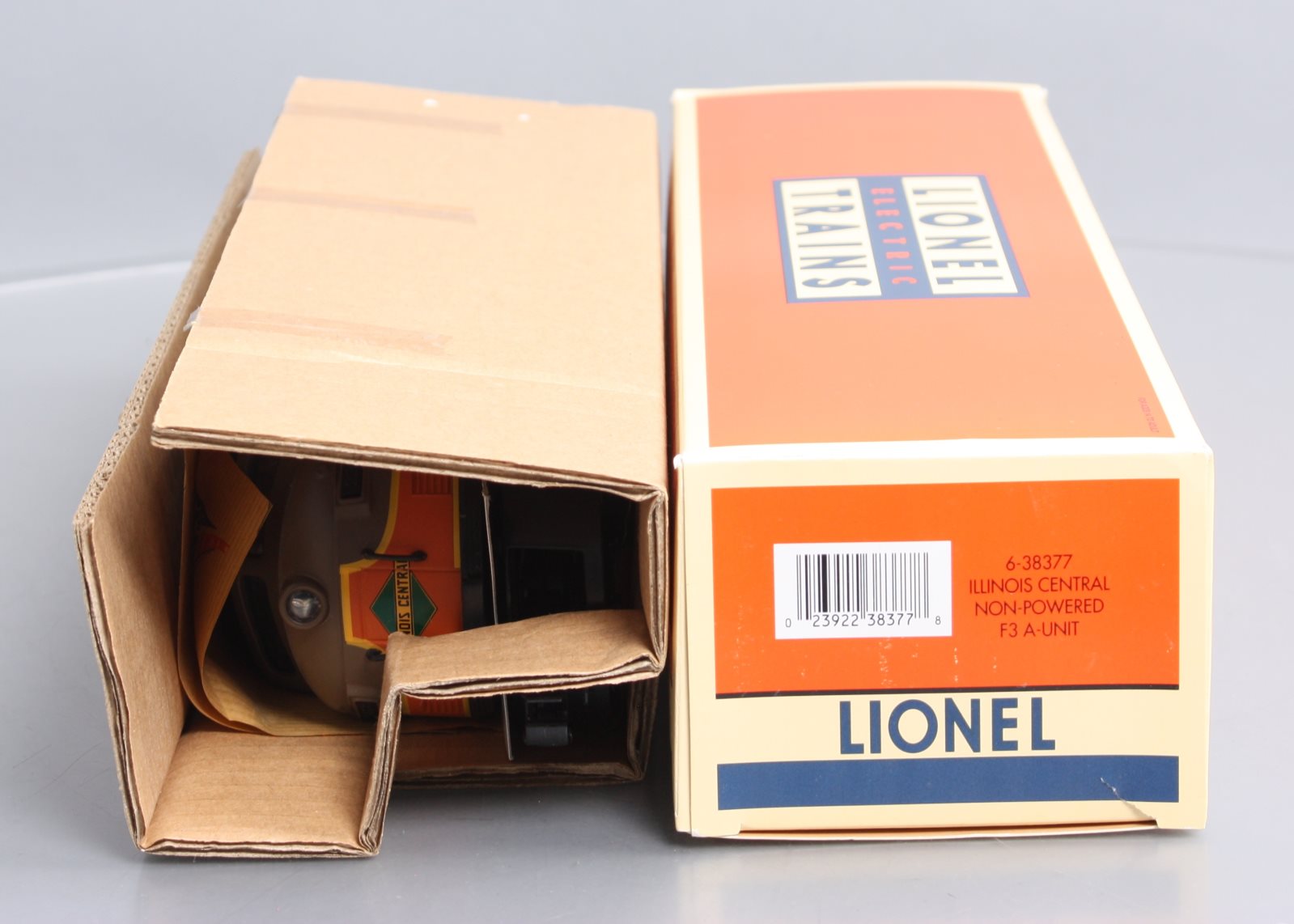 Lionel 6-38377 Illinois Central F3 Non-Powered Diesel A-Unit #2363T