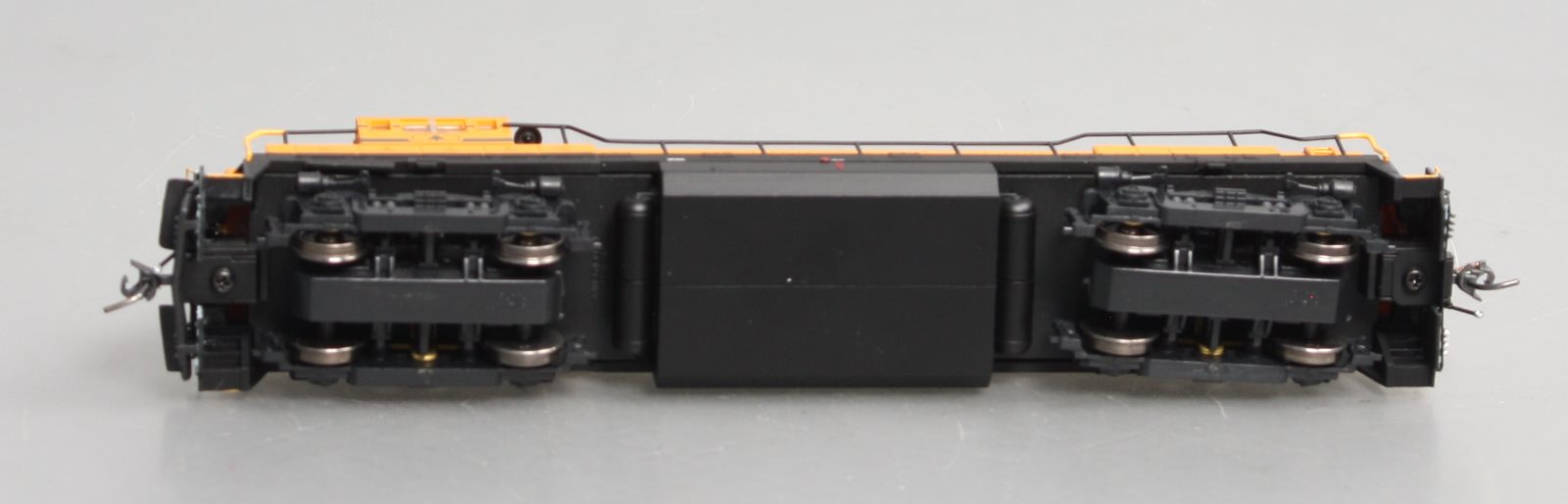 Bowser 23375 HO Scale MEC RTR GE U25B Diesel Locomotive #230 – Trainz