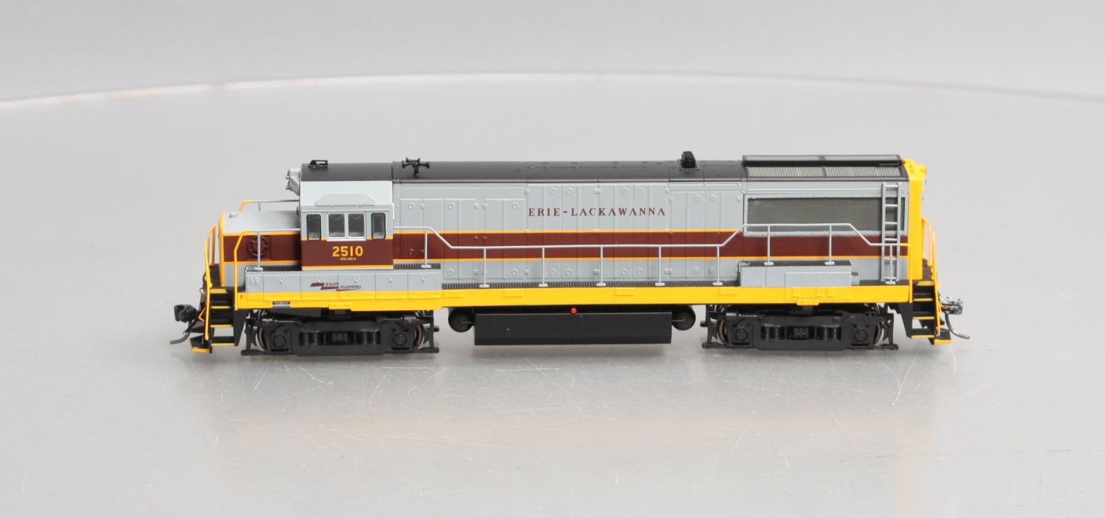 Bowser 23810 HO Scale Erie Lackawanna GE U25B Executive Line Diesel #2510