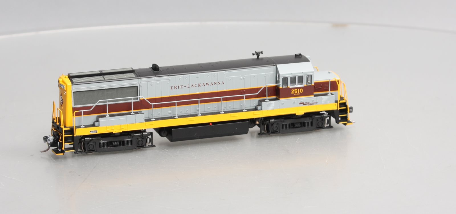 Bowser 23810 HO Scale Erie Lackawanna GE U25B Executive Line Diesel #2510
