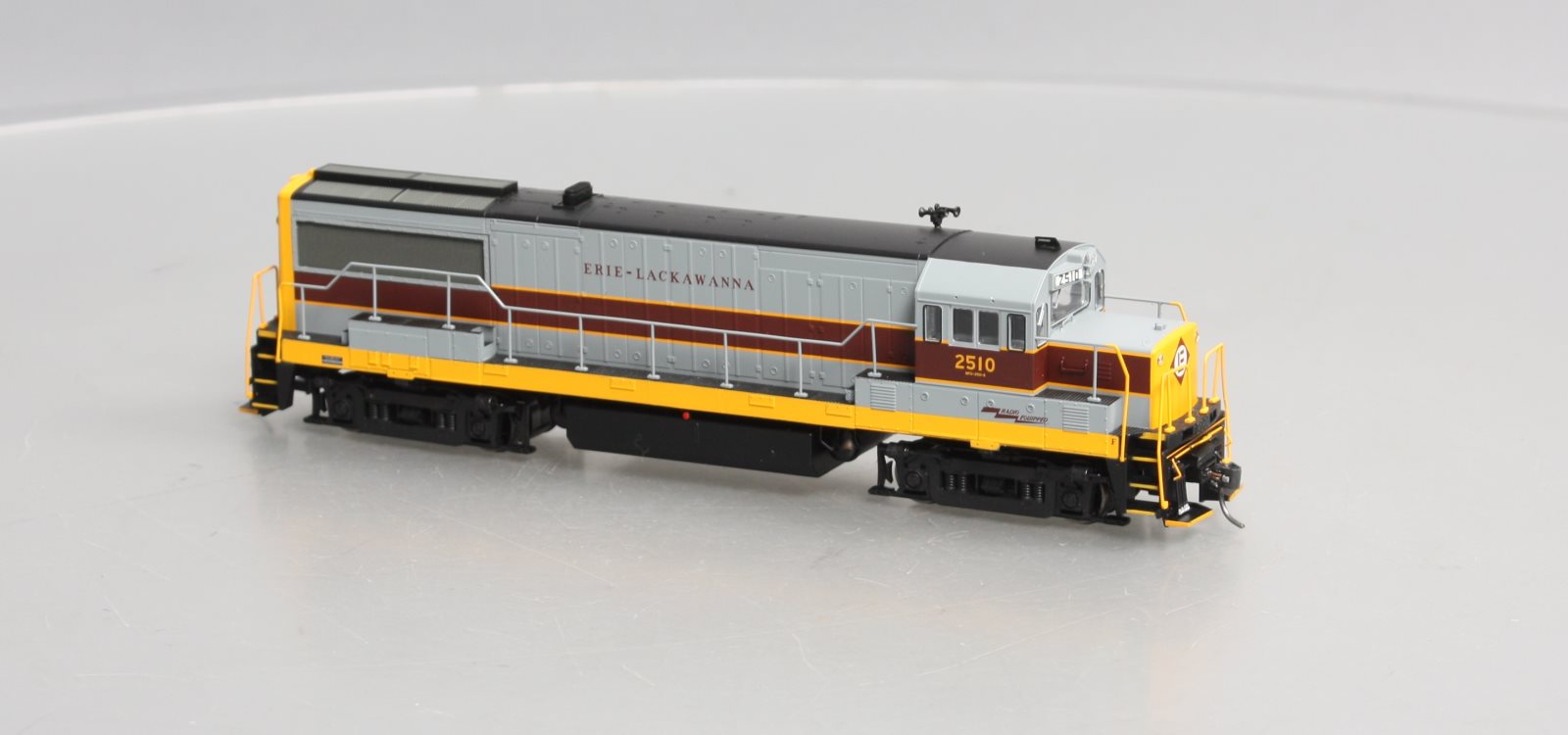 Bowser 23810 HO Scale Erie Lackawanna GE U25B Executive Line Diesel #2510