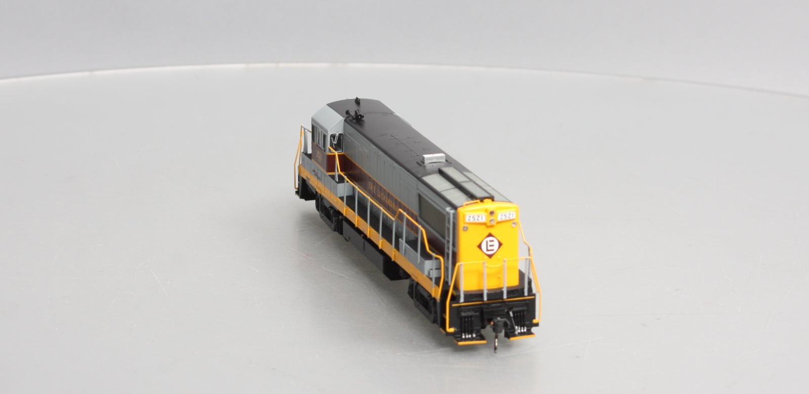 Bowser 24517 HO Erie Lackawanna U-25B Phase IV Diesel Locomotive #2521