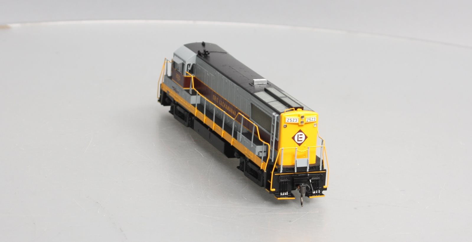 Bowser 24518 HO Scale Erie Lackawanna GE U-25 B Diesel Locomotive #2523