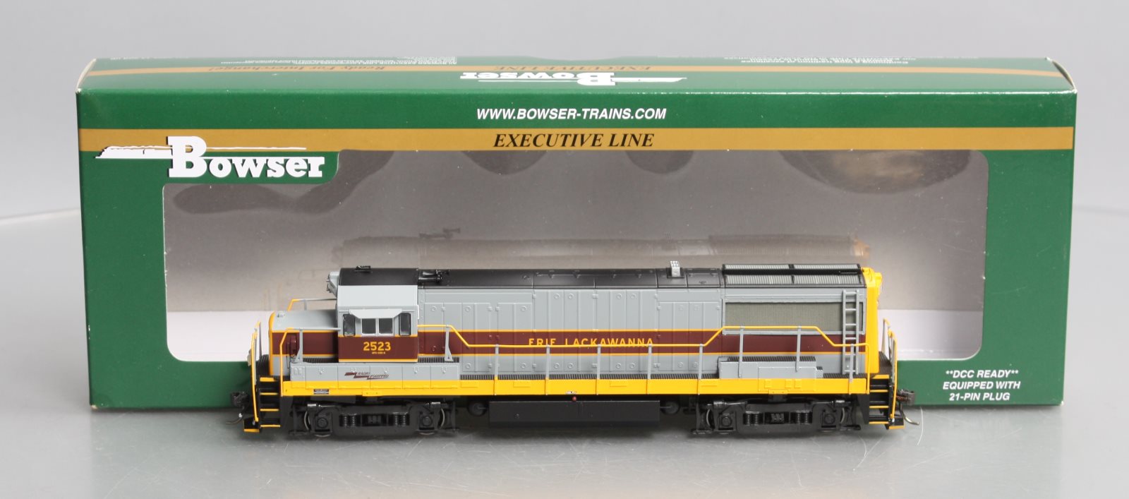 Bowser 24518 HO Scale Erie Lackawanna GE U-25 B Diesel Locomotive #2523