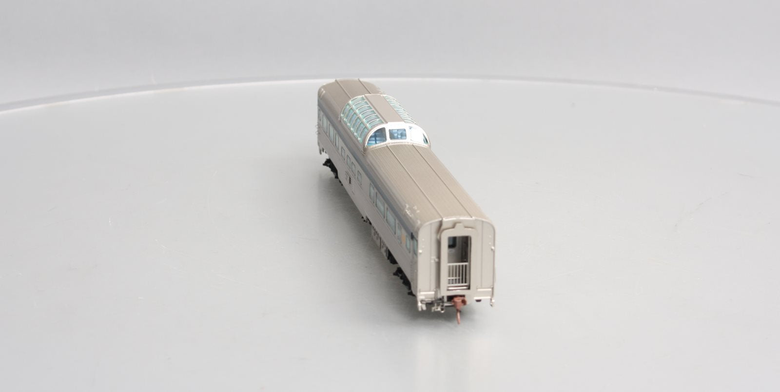 Rapido Trains 116033 HO Via Rail Canada Budd Mid-Train Dome #501