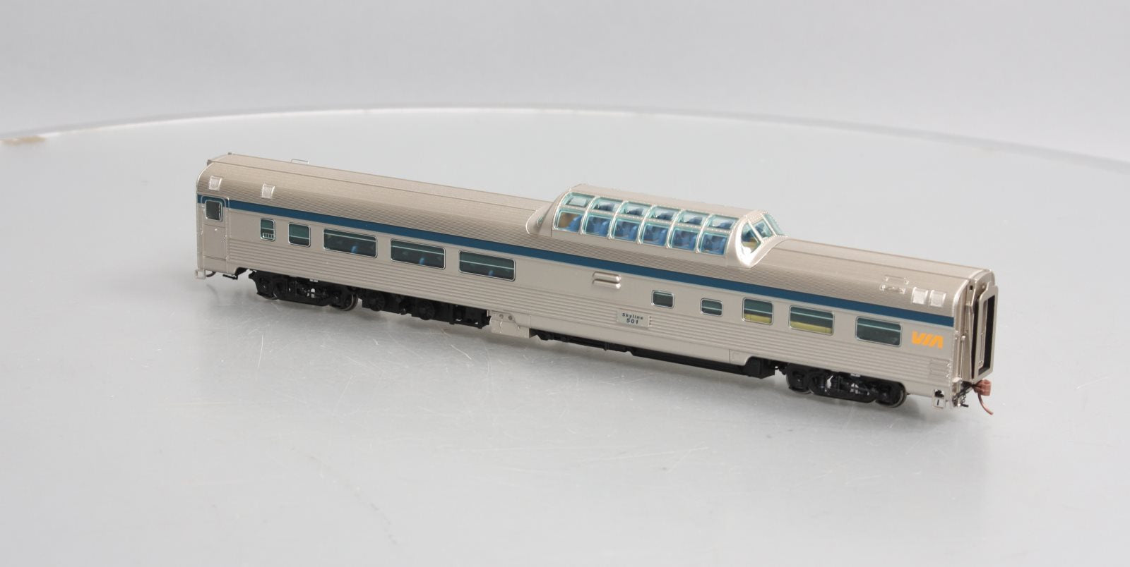 Rapido Trains 116033 HO Via Rail Canada Budd Mid-Train Dome #501